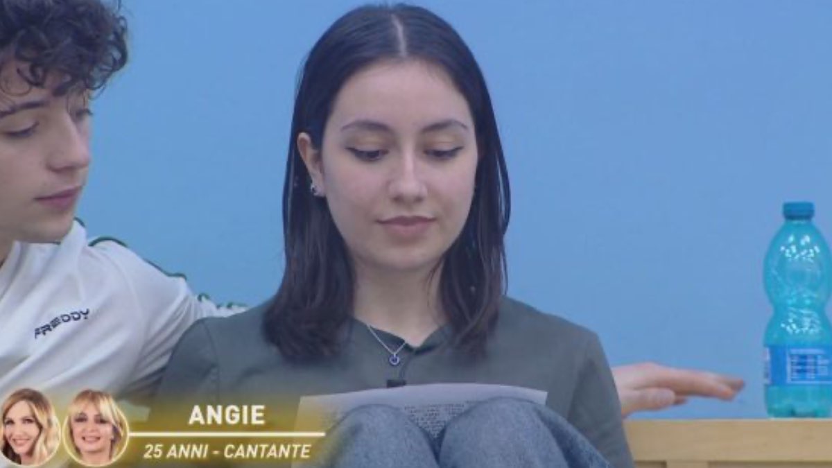 Foto Angie sfida Amici 25