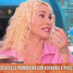 E’ sempre mezzogiorno, gaffe di Antonella Clerici: “Mi è caduta sui piselli”