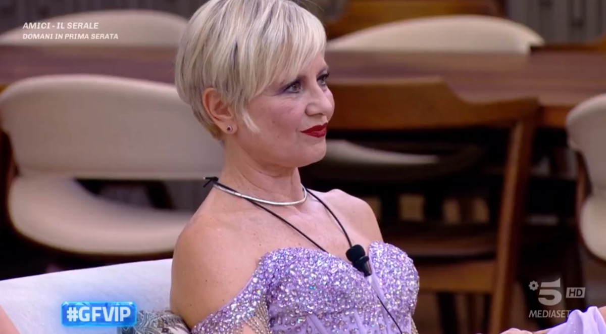 foto antonella elia attaccata da mussolini gfvip