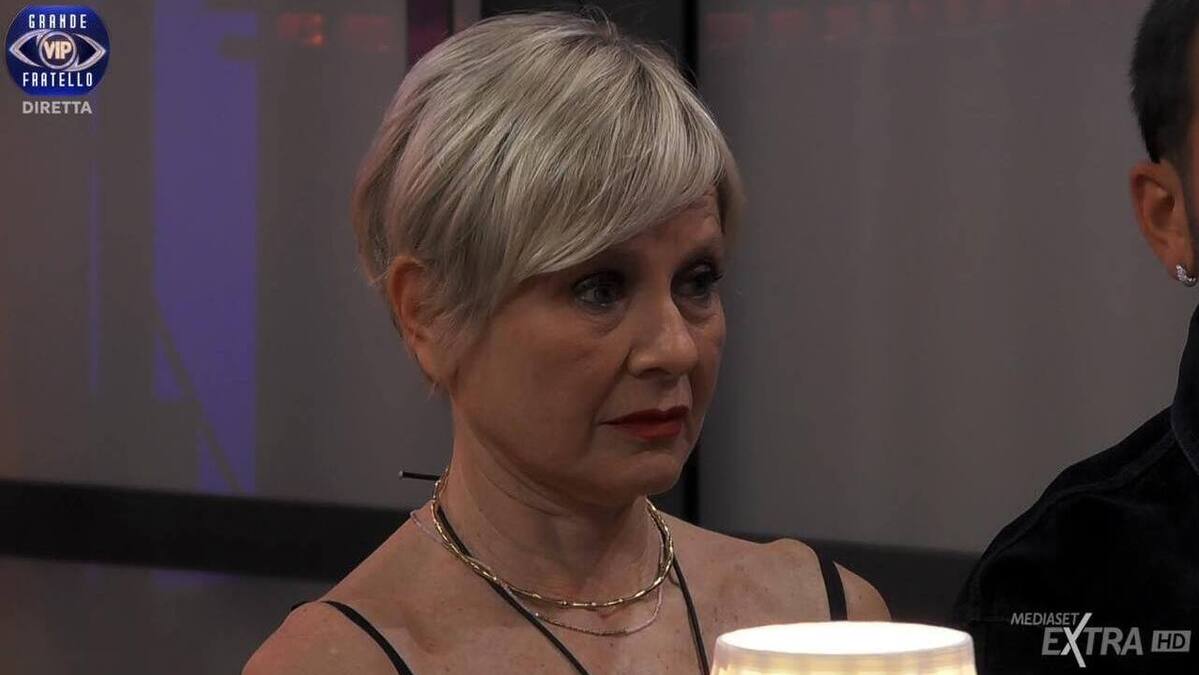 foto antonella elia contro marini gfvip