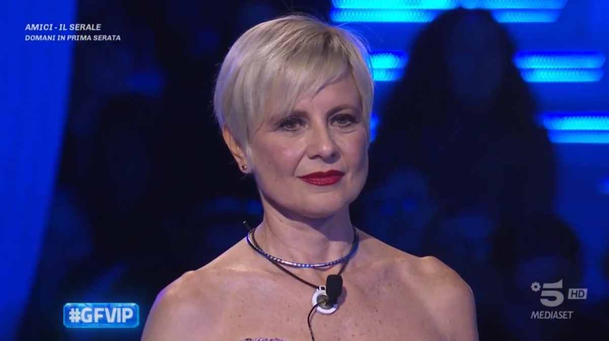 foto antonella elia vince contro mussolini gfvip