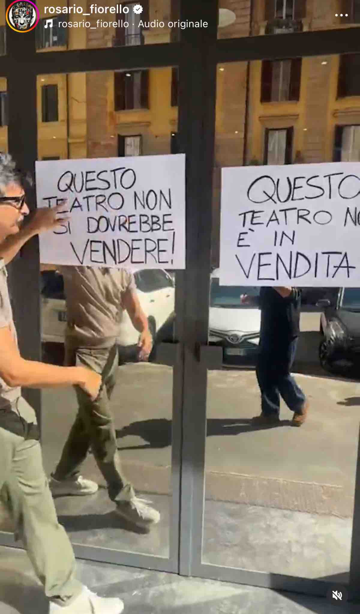 foto bigio fiorello protesta contro rai vendita teatro delle vittorie