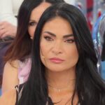 Uomini e Donne, Elena vittima di un ex cavaliere: “Inquietante e inappropriato”