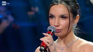 Foto Elettra Lamborghini male Canzonissima