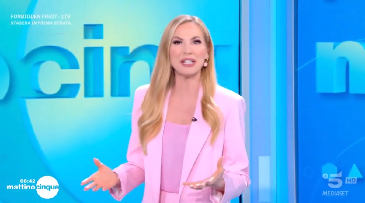 foto federica panicucci annuncio cambio orario mattino5