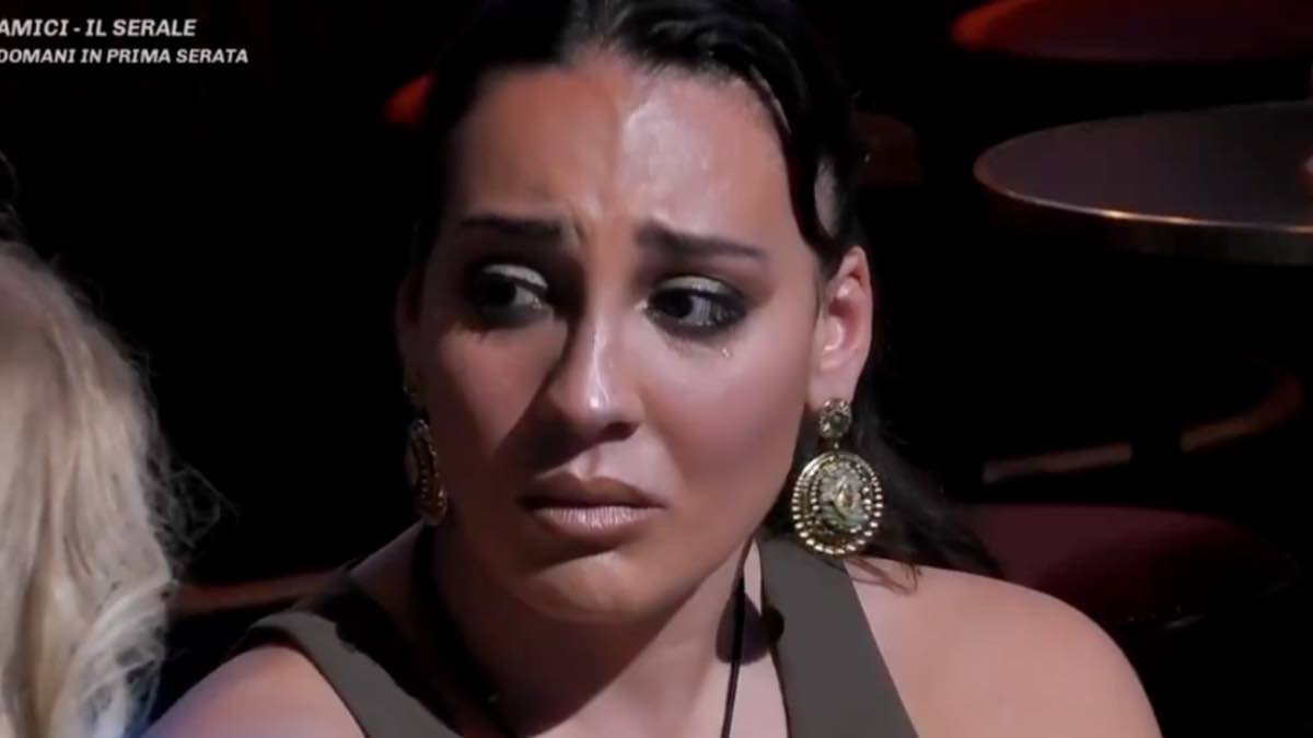 Foto Francesca Manzini lacrime GF Vip