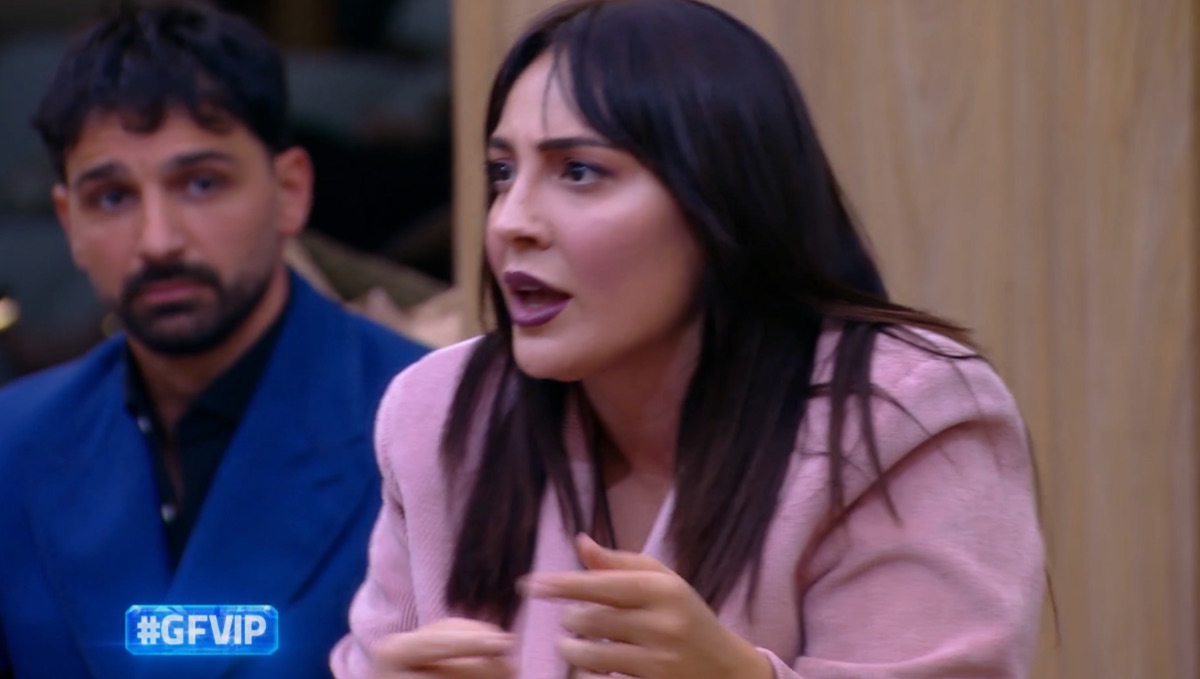 foto francesca manzini sotto attacco gfvip