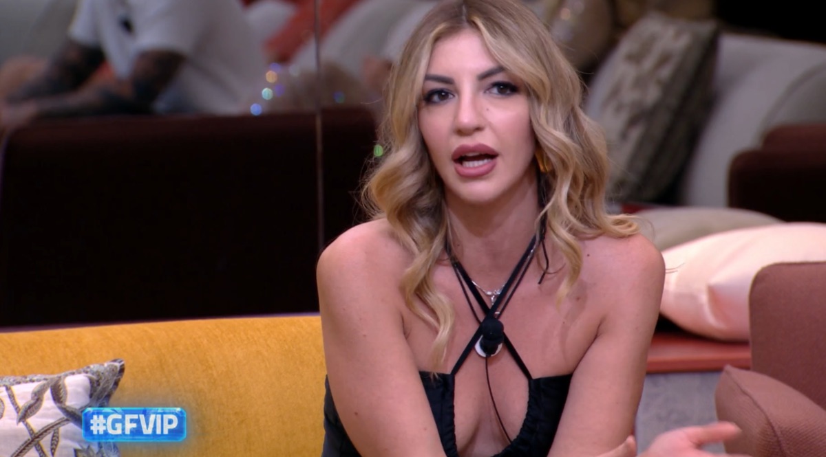 foto lucia Ilardo gfvip triangolo
