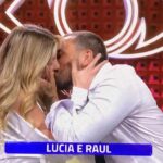 GF Vip, Lucia Ilardo bacia Raul Dumitras e ammette: “Farei un figlio con lui”