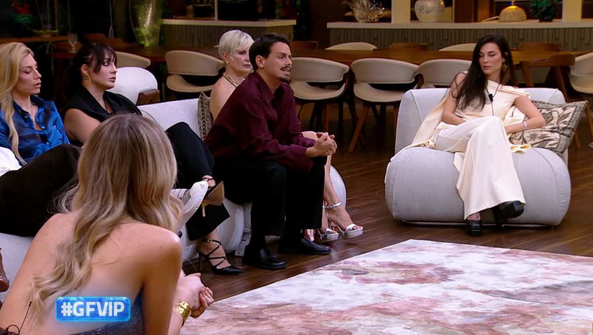 foto lucia renato confronto post puntata gfvip