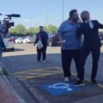 Mario Adinolfi tira i capelli a Filippo Roma de Le Iene: il video è virale