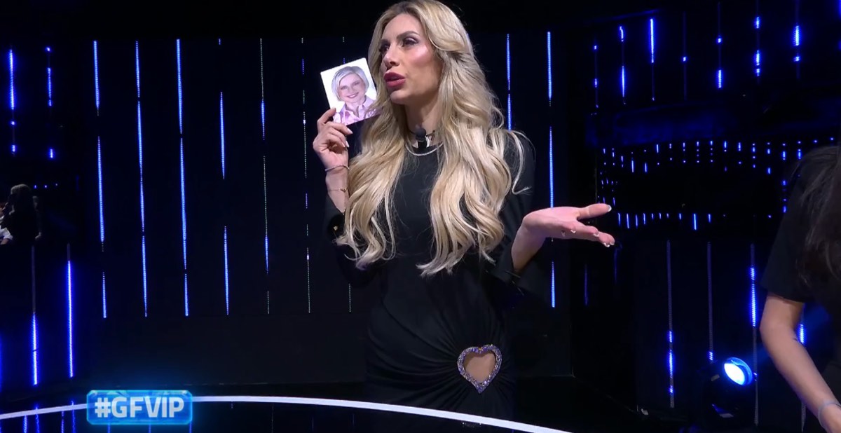 foto paola caruso contro elia gfvip