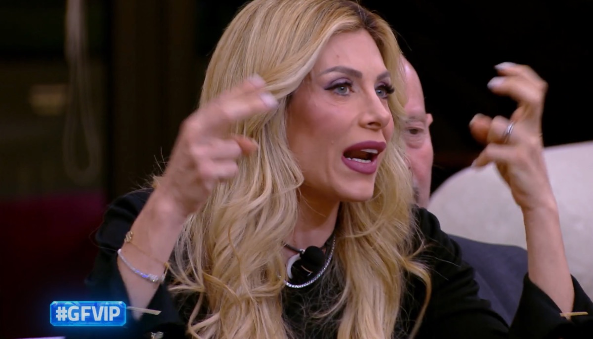 foto paola caruso polemica gfvip