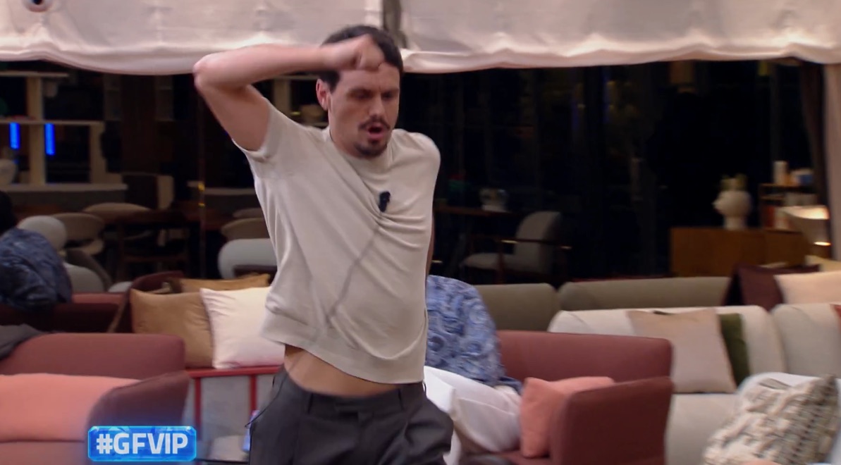 foto renato contro alessandra mussolini gfvip