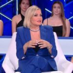 Simona Ventura torna a condurre L’Isola? Nel cast spunta il nome di suo figlio