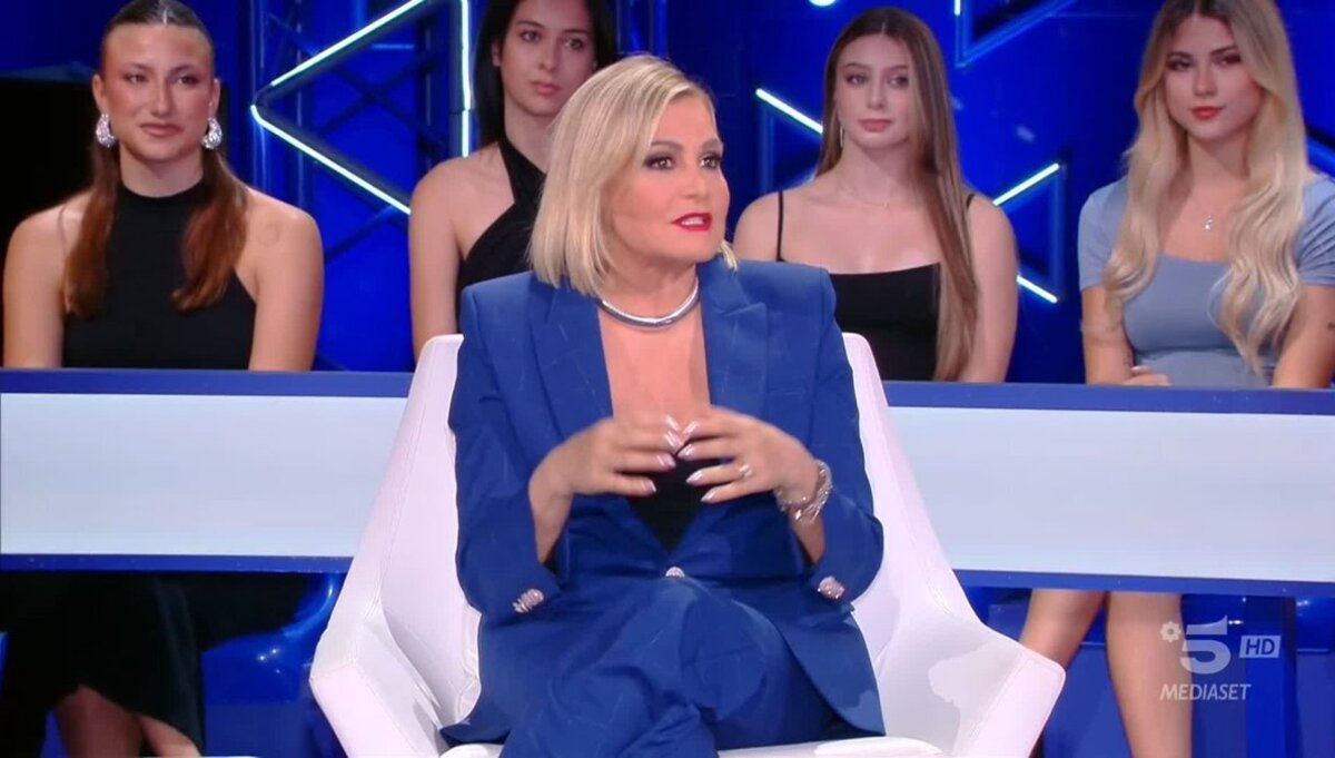 foto simona ventura isola dei famosi