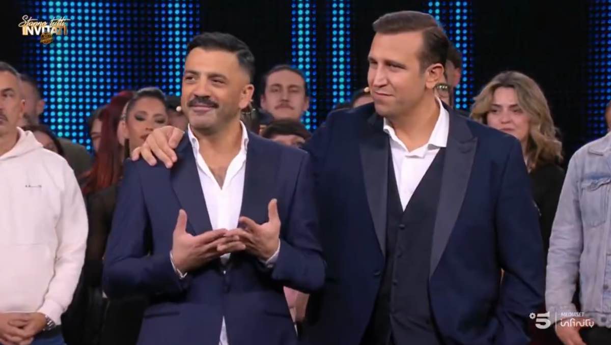 foto stanno tutti invitati pio e amedeo ultima puntata