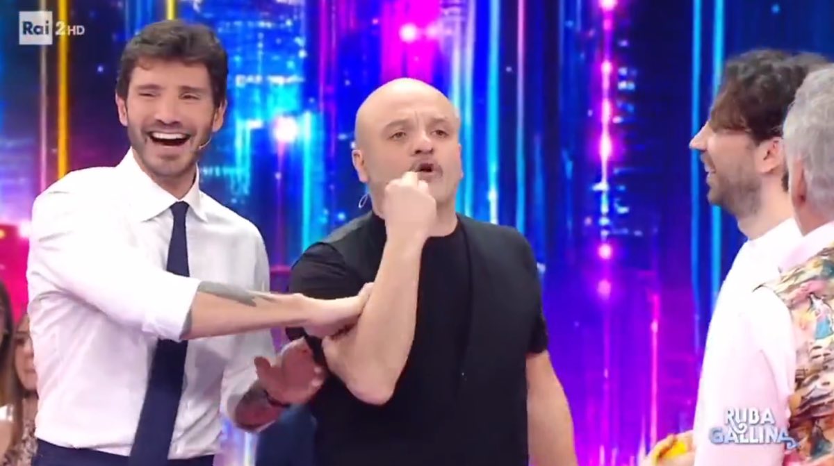 foto stasera tutto e possibile ultima puntata de martino