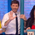 Stefano De Martino scioccato dalla pacchista di Affari Tuoi: “Pensavo di poter toccare”