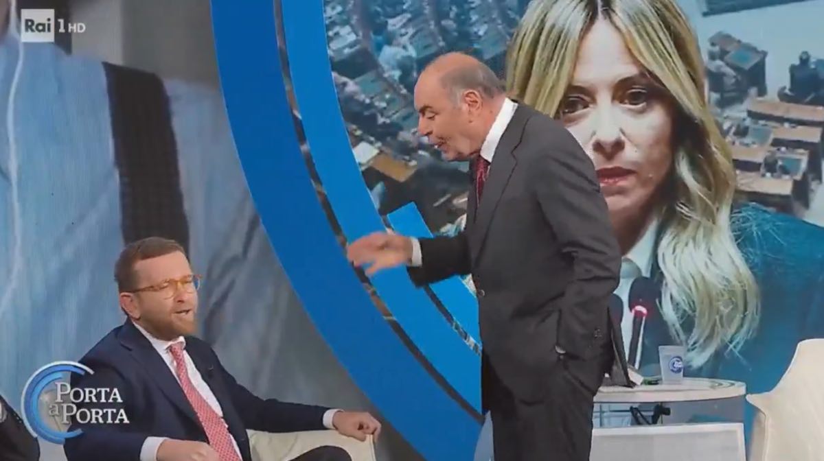 foto vespa furia contro provenzano porta a porta