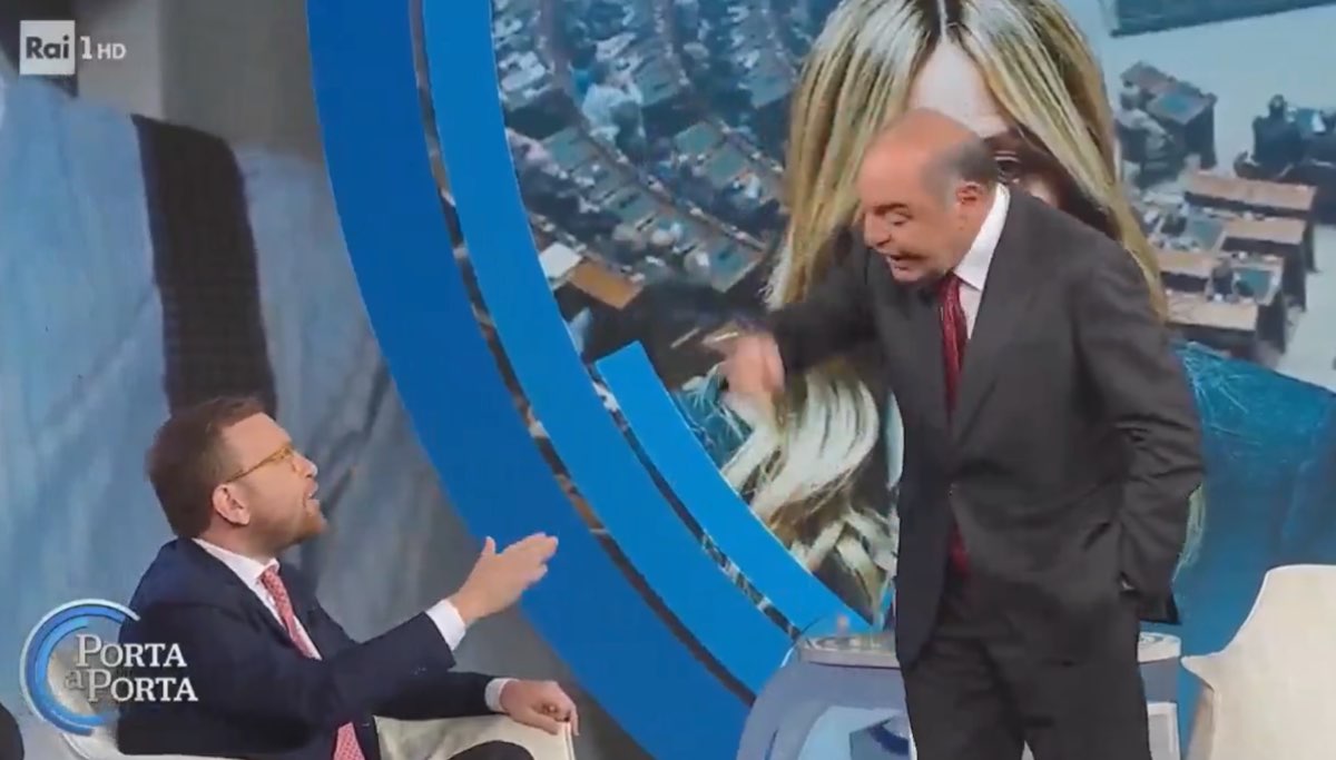 foto vespa polemica provenzano porta a porta