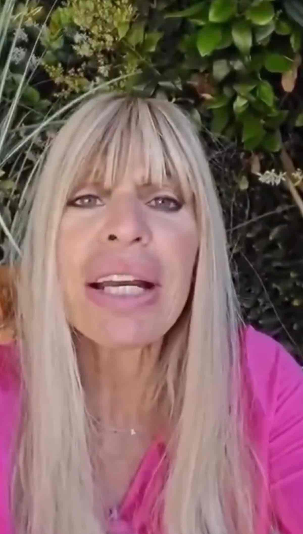 foto alessandra mussolini replica a antonella elia instagram