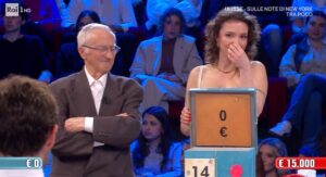 foto alessia affari tuoi non vince niente
