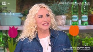 foto antonella clerici annuncia chiusura e sempre mezzogiorno
