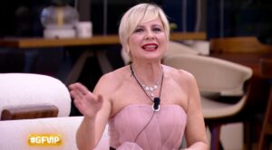foto antonella elia sbugiarda lucia gfvip