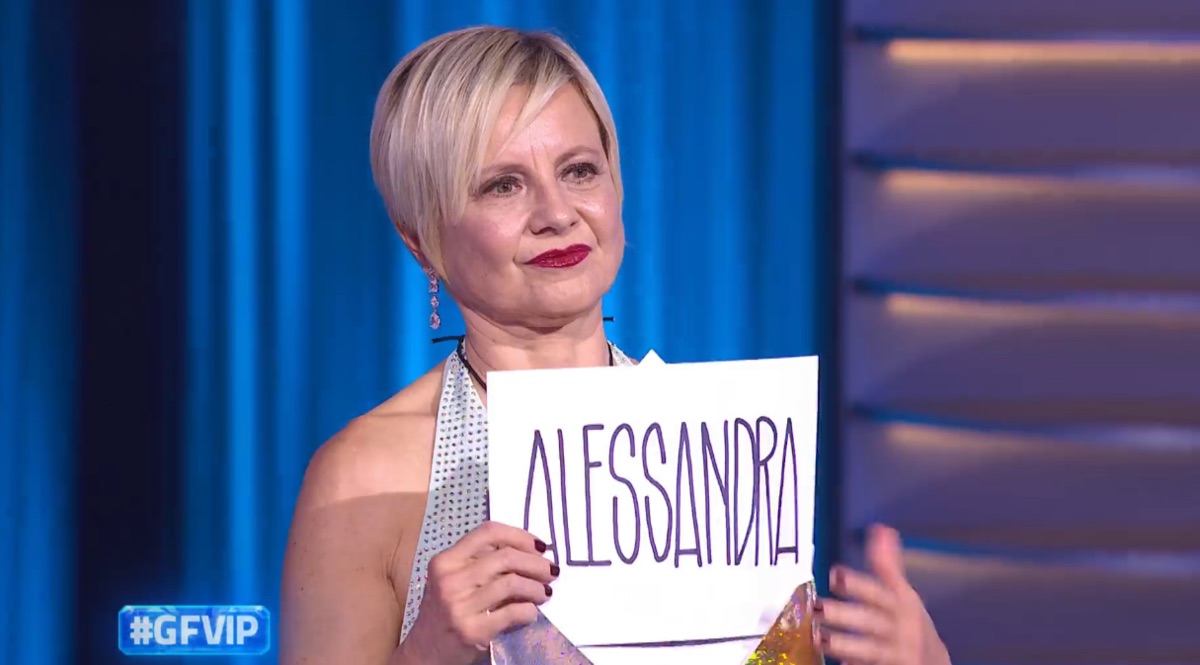 foto antonella elia scopre mussolini seconda finalista gfvip