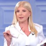 Concita Borrelli si scusa a Porta e Porta e annuncia: “Mi prendo una pausa”