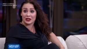 foto francesca manzini attacca adriana volpe