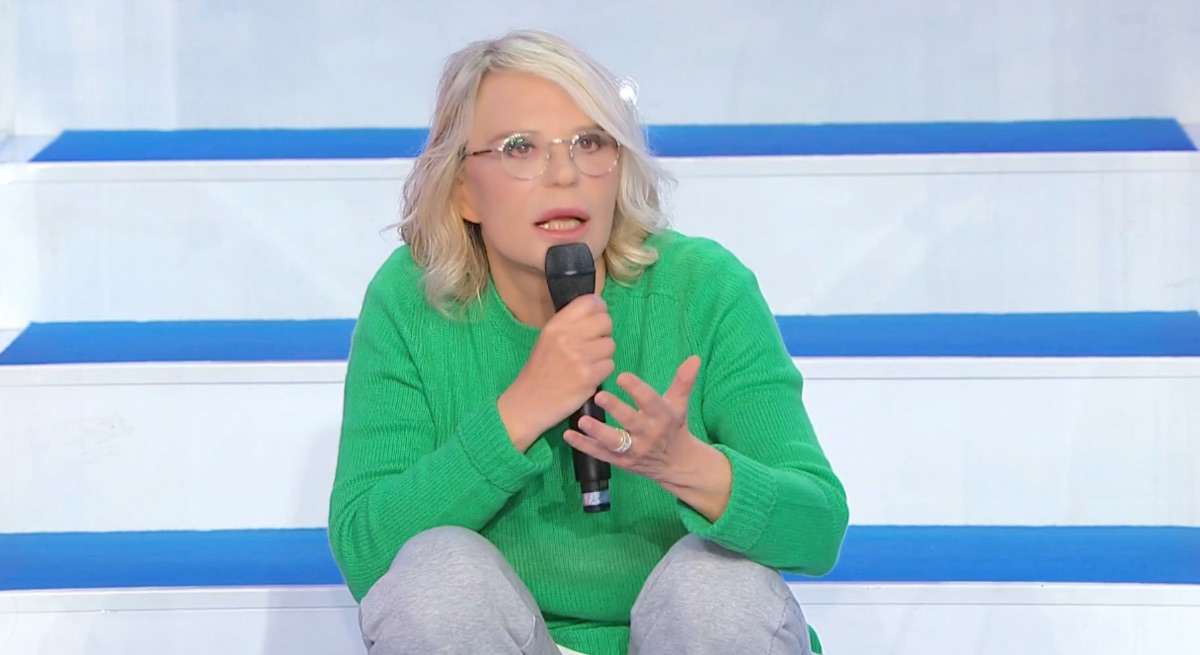 foto maria de filippi contro michele ued