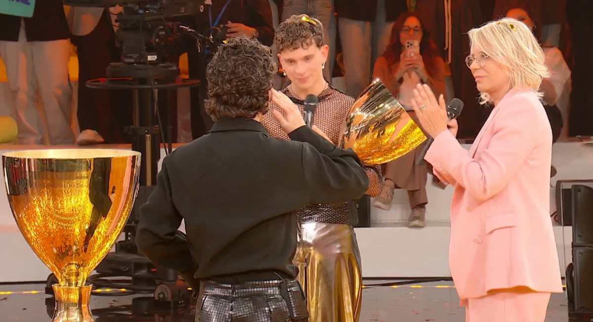foto maria de filippi lorenzo alessio amici