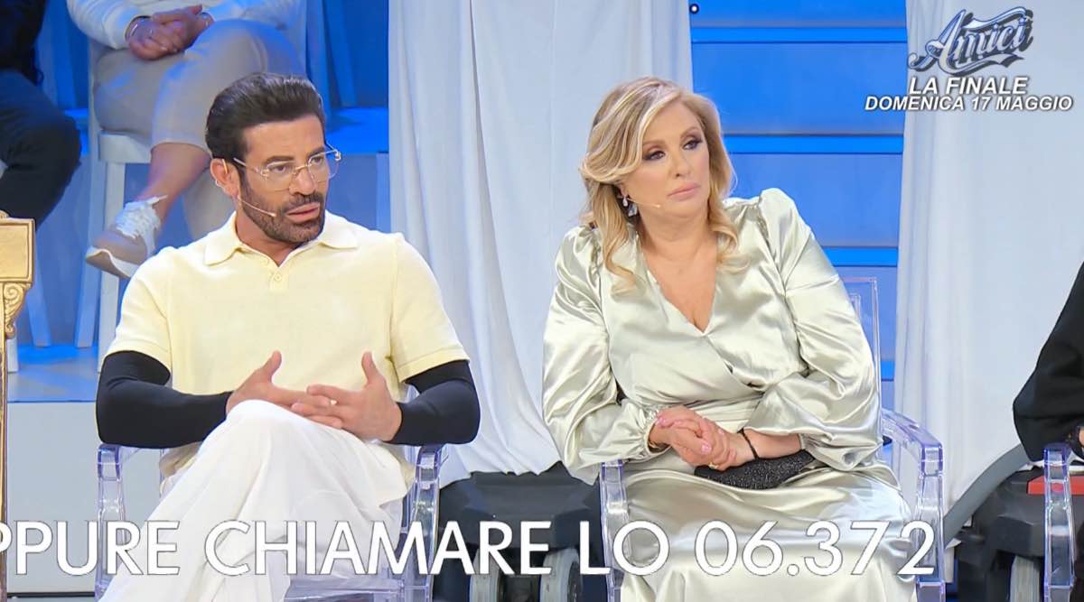 foto tina e gianni contro cinzia