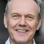 Anthony Head morto a 72 anni: famoso per il ruolo di Rupert Giles in Buffy