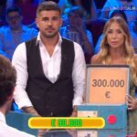 Affari Tuoi: Camilla non osa e accetta 90.000€, ma nel pacco ne aveva 300.000