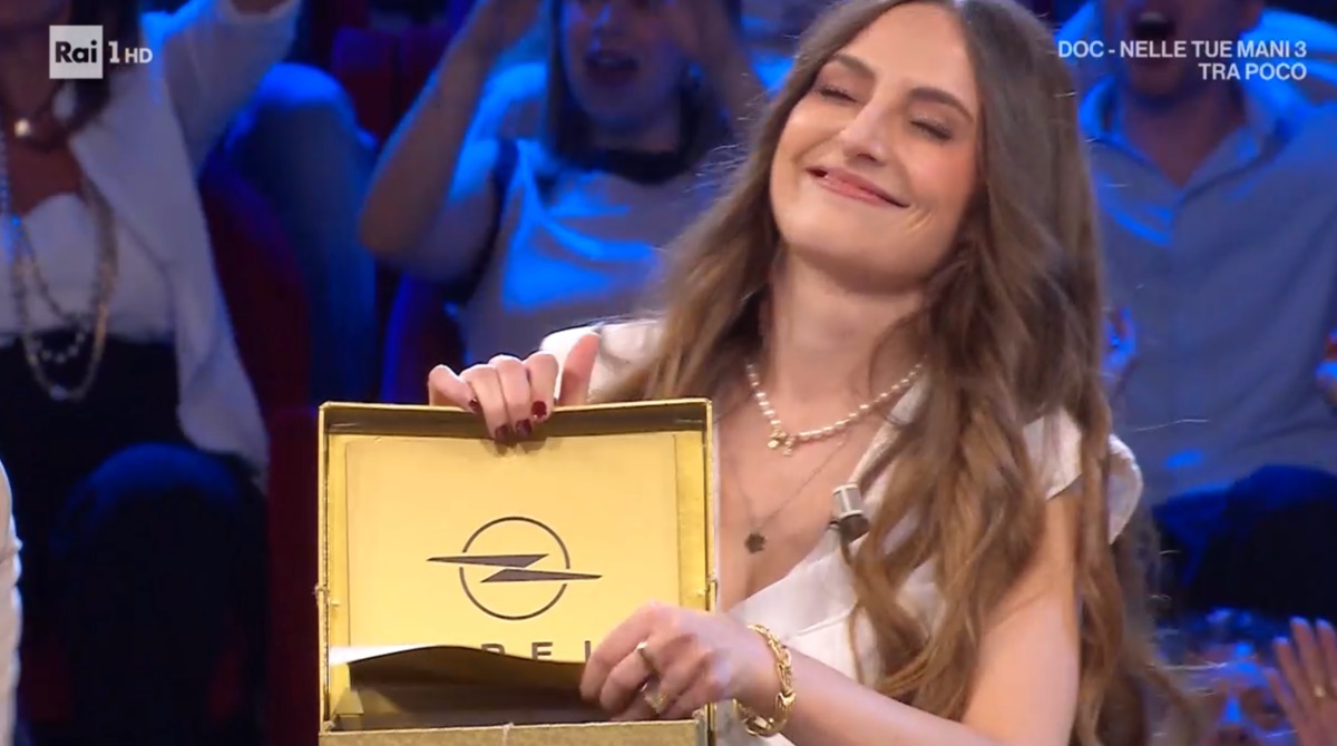 foto isabel vince auto affari tuoi