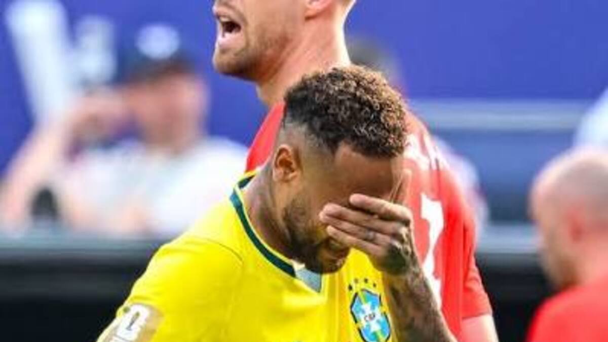 foto Neymar piange