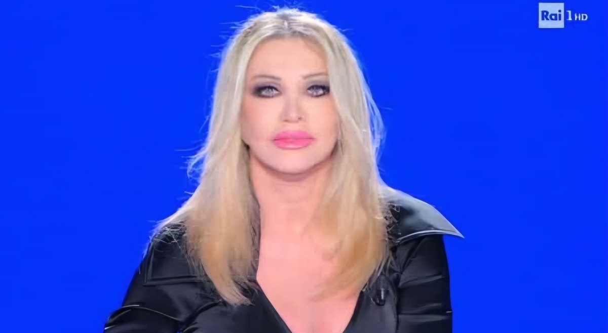 foto paola ferrari si propone per condurre chi lha visto