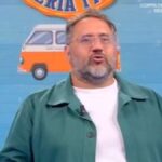 Camper, che disastro: Peppone sbaglia per due volte a mandare la pubblicità