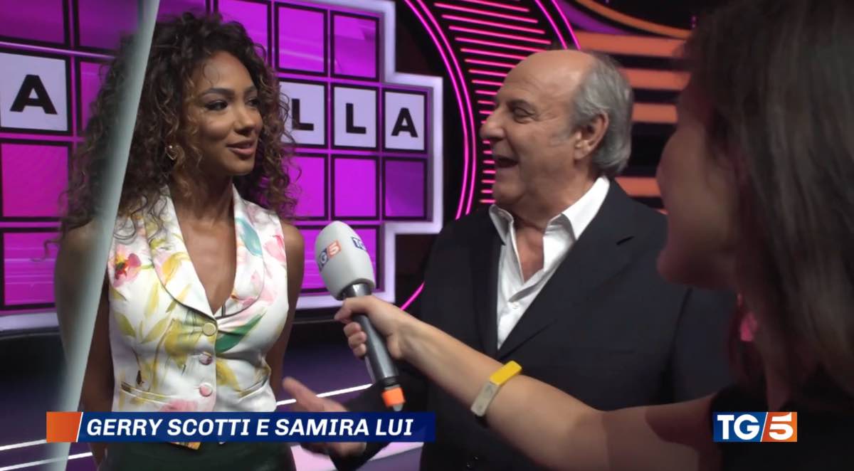 foto Samira Lui Gerry Scotti celebrano un anno ruota
