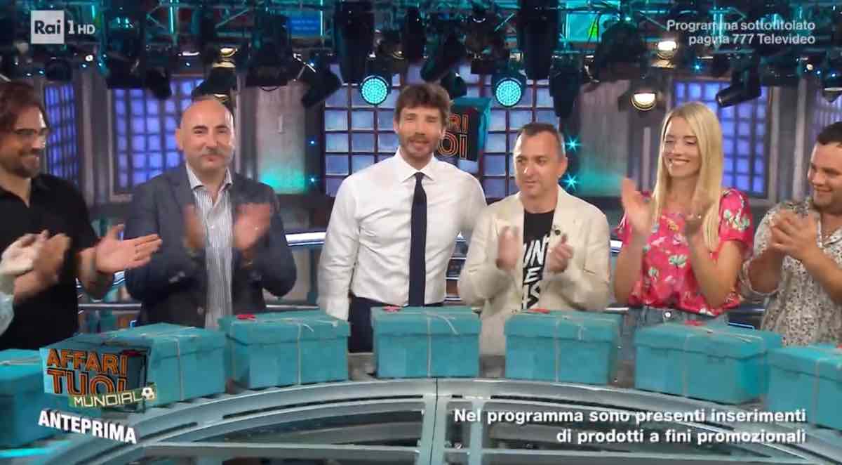 foto stefano de martino roberto affari tuoi