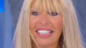 foto alessandra mussolini opinionista uomini e donne