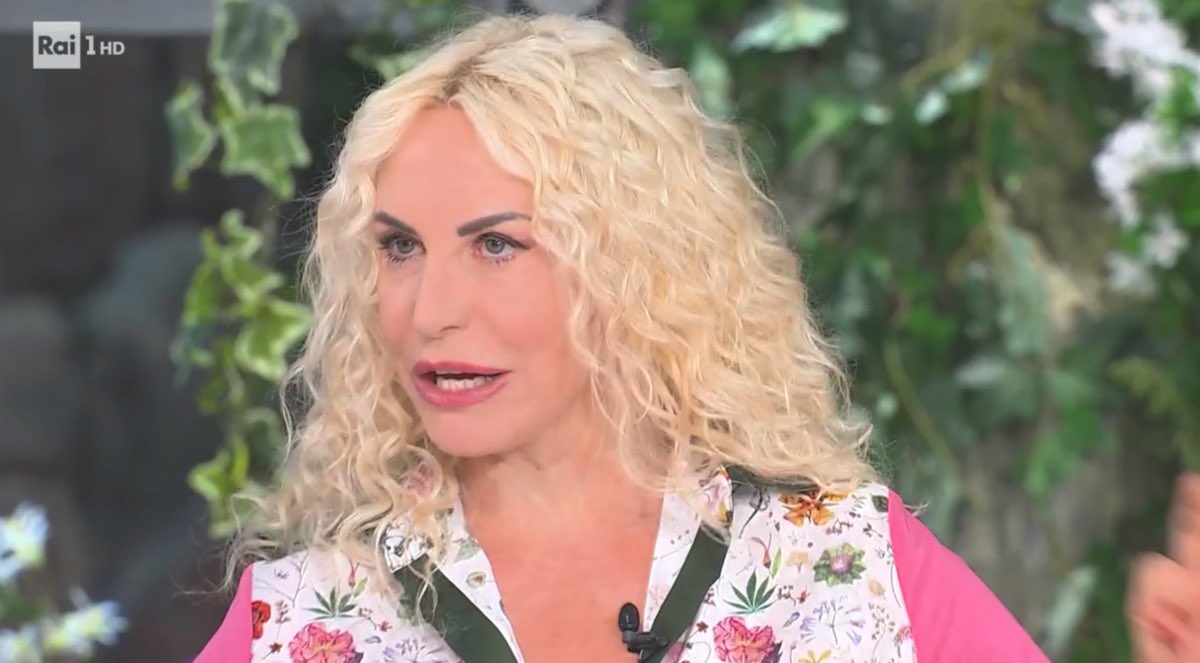 foto antonella clerici e sempre mezzogiorno problemi in diretta