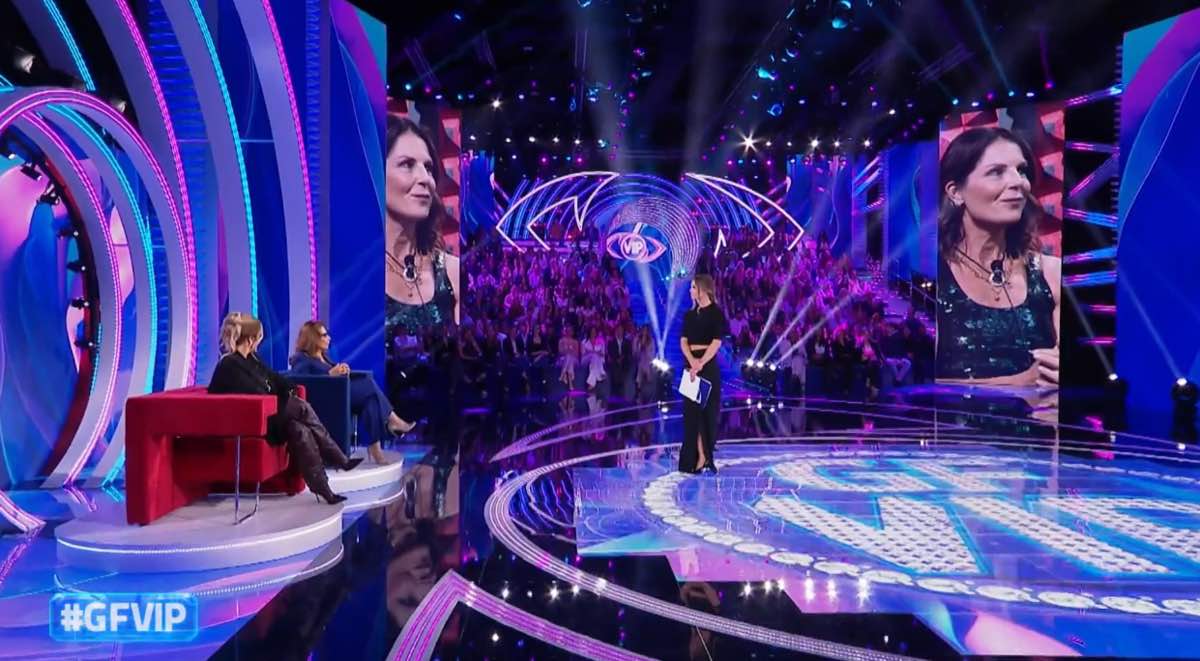 foto cesara buonamici studio gfvip