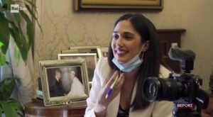 foto giulia presutti rinuncia alla conduzione di report