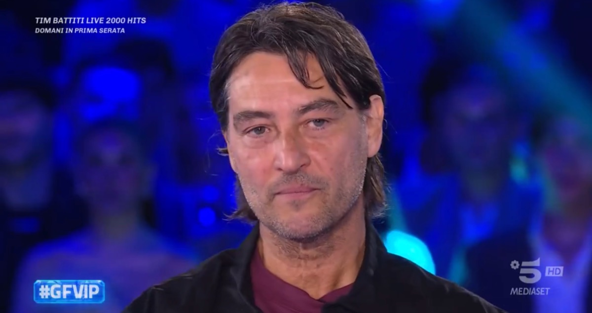 foto simone annicchiarico pentito bestemmia gfvip