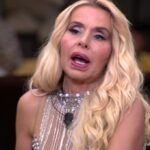 Valeria Marini pronta ad abbandonare il GF Vip: “Infieriscono su di me”