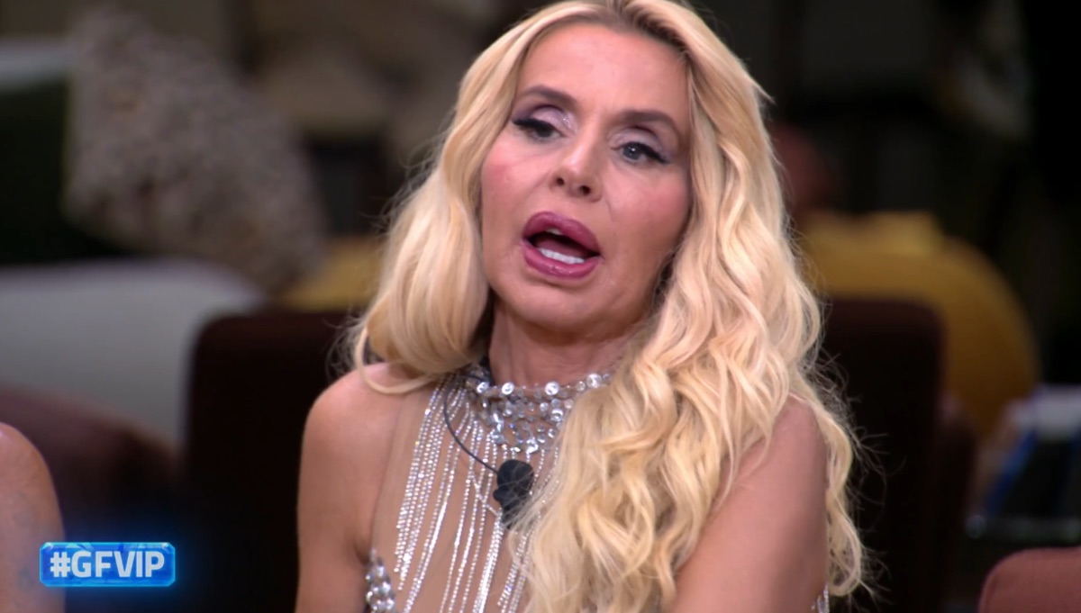 foto valeria marini vuole lasciare gfvip